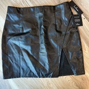 Lulu’s NWT Black Leather Skirt “Walking the Walk” Medium with Slit